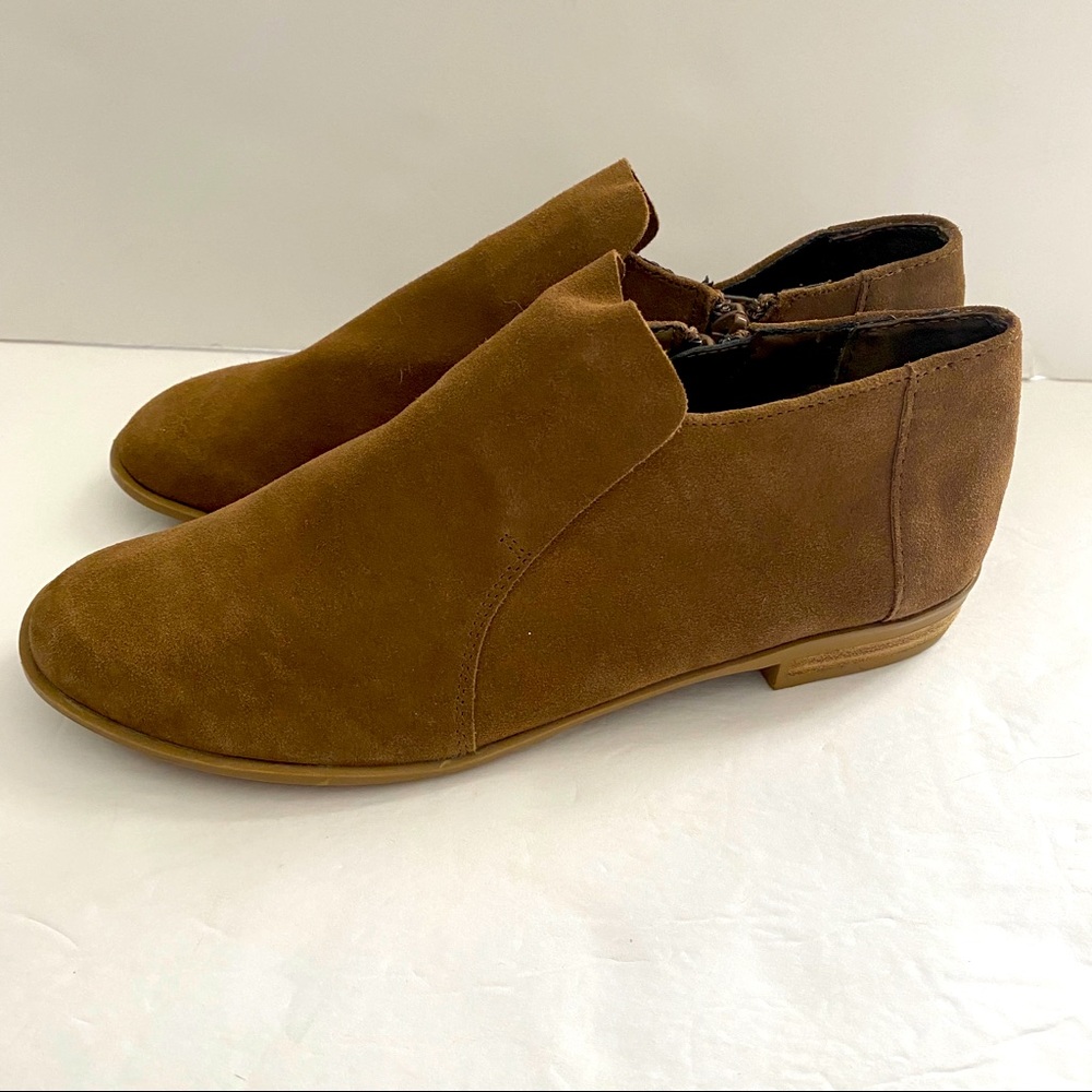 Nine West Tan Suede flat ankle booties Size 6.5